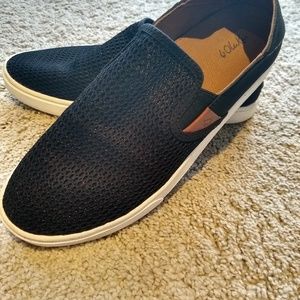Olukai pehuea black sneakers
